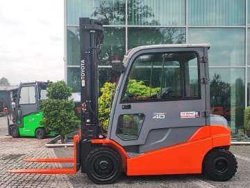 Wózek widłowy elektryczny Toyota 8FBMT40