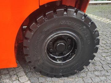 Wózek widłowy elektryczny Toyota 8FBMT40