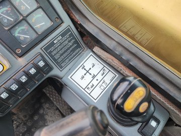 Ładowarka teleskopowa Caterpillar TH62