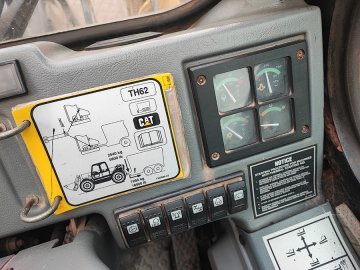 Ładowarka teleskopowa Caterpillar TH62