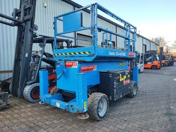 Podest roboczy terenowy zwyżka nożycowa Genie GS4069 BE 2WD