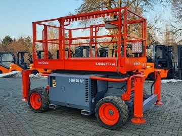 Podest roboczy, zwyżka nożycowa terenowa Skyjack SJ6826RT