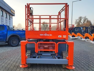 Podest roboczy, zwyżka nożycowa terenowa Skyjack SJ6826RT