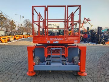 Podest roboczy, zwyżka nożycowa terenowa Skyjack SJ6826RT