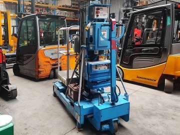 Przesuwny podnośnik osobowy Genie IWP-25S