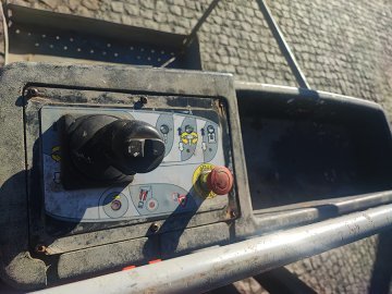 Podest roboczy podnośnik koszowy przegubowy Manitou 100VJR Evolution