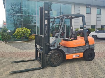 Wózek widłowy Toyota 02-6FGF30