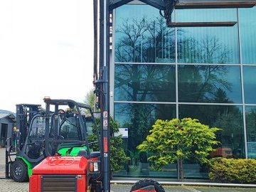 Wózek widłowy podwieszany Moffett M4 20.3