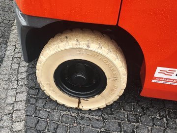 Wózek widłowy Toyota 02-8FGF25
