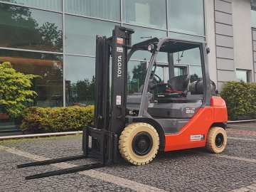 Wózek widłowy Toyota 02-8FGF25