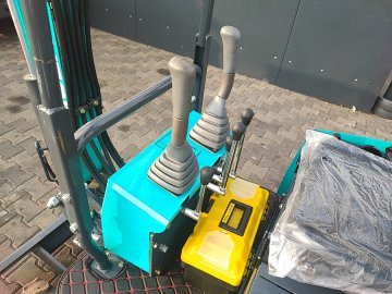 Minikoparka gąsienicowa Hightop HT12