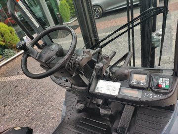 Wózek widłowy gazowy Toyota 02-8FGF18