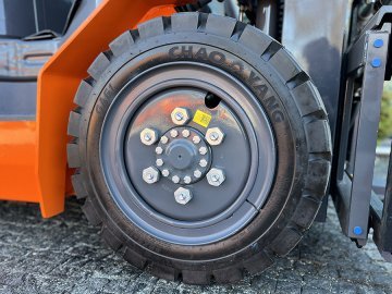 Wózek widłowy Lonking LG30DTX 4,5 m T