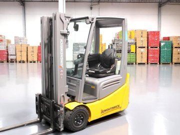 Wózek elektryczny trzykołowy Jungheinrich EFG110K