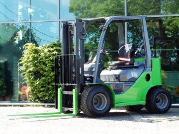 wózek widłowy terenowy GreenLifter Benz./LPG, Diesel