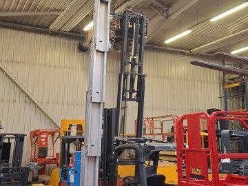 Przesuwny podnośnik osobowy Genie IWP-25S