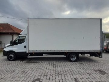 samochód dostawczy kontener z winda Iveco Daily 70C18