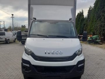 samochód dostawczy kontener z winda Iveco Daily 70C18